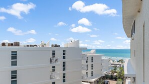 Apartamento, 3 habitaciones | Vistas al mar