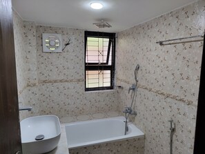 Duschwanne, Komfortbadewanne