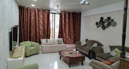 Stunning 2-bed Luxury Apartment