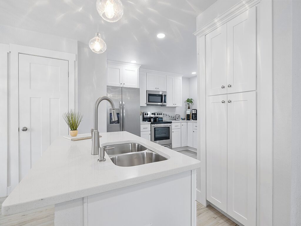 冰箱、微波炉、烤箱、炉灶