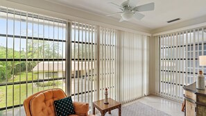 Casa de ciudad, 2 habitaciones | Vista desde la propiedad