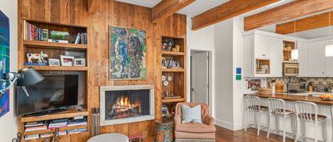 Condo (Chateau DuMont 16) | Living area | 40-inch flat-screen TV with cable channels, fireplace