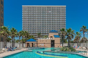 Pool - Crystal Tower 2004 2 Bedroom Condo by Redawning (Gulf Shores)