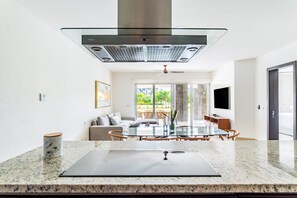 Apartment, 2 Schlafzimmer | Eigene Küche | Kühlschrank, Ofen, Wasserkocher mit Kaffee-/Teezubehör, Toaster