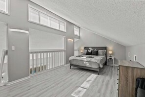 2 habitaciones, escritorio, tabla de planchar con plancha y wifi gratis
