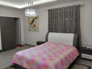 House | 3 bedrooms, free WiFi, bed sheets - Beautiful 1-bed House in Korce (Voskopoje)
