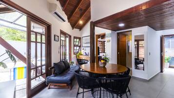 Villa | Living area