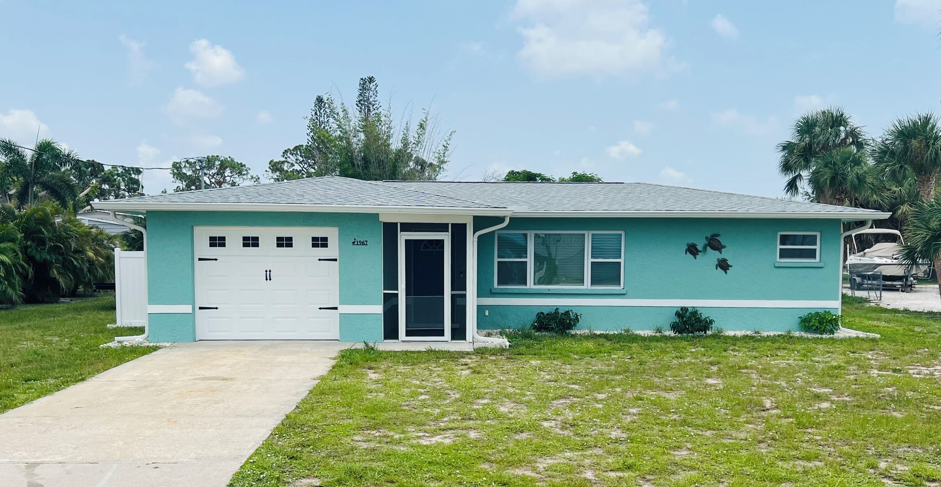 Beautiful Englewood beach home with boatslip