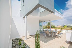 Villa (3 Bedrooms) | Außenbereich