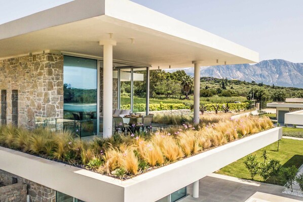 Outdoor dining - Villa Varco Aphrodite (Aktio-Vonitsa)