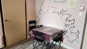 Suite Studio Tradition | Restauration dans la chambre