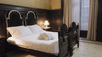 1 habitación, ropa de cama de alta calidad, cubrecamas y minibar