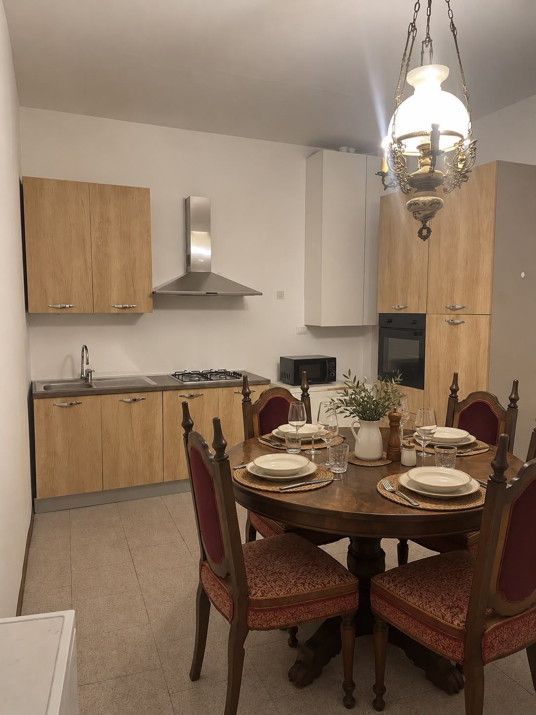 Departamento clásico, varias camas, para no fumadores, baño privado | Cocina privada | Cafetera de espresso, cafetera y tetera y refrigerador con congelador 