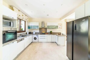 Villa (3 Bedrooms) | Interior