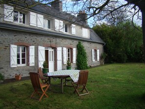 Front of property - Entre Mont St Michel et Merveille (Vains)