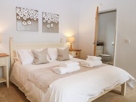 2 habitaciones, decoración personalizada y muebles diferentes 