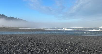 Humble Home on the Coast in the Heart of Redwood National Park with Hot Tub!
