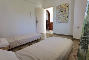 2 bedrooms, iron/ironing board, free WiFi, bed sheets