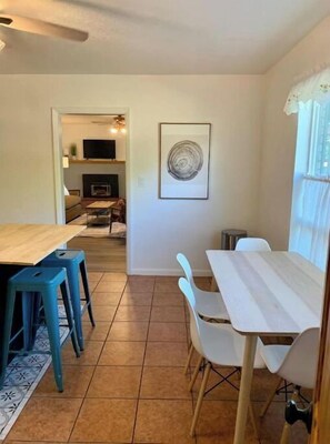 Dining - Cheerful two bedroom home, downtown St George! (St. George)