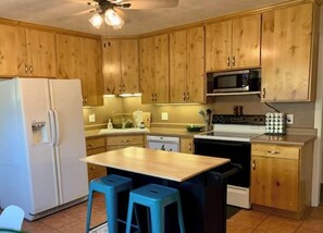 Private kitchen - Cheerful two bedroom home, downtown St George! (St. George)