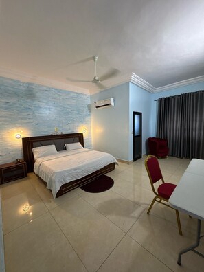 Comfort Triple Room - HOTEL MAVILLA Cotonou (Cotonou)