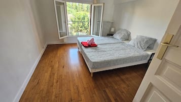 2 slaapkamers, een strijkplank/strijkijzer, wifi, beddengoed