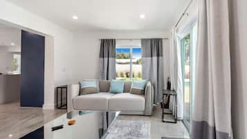 Smart TV, video games