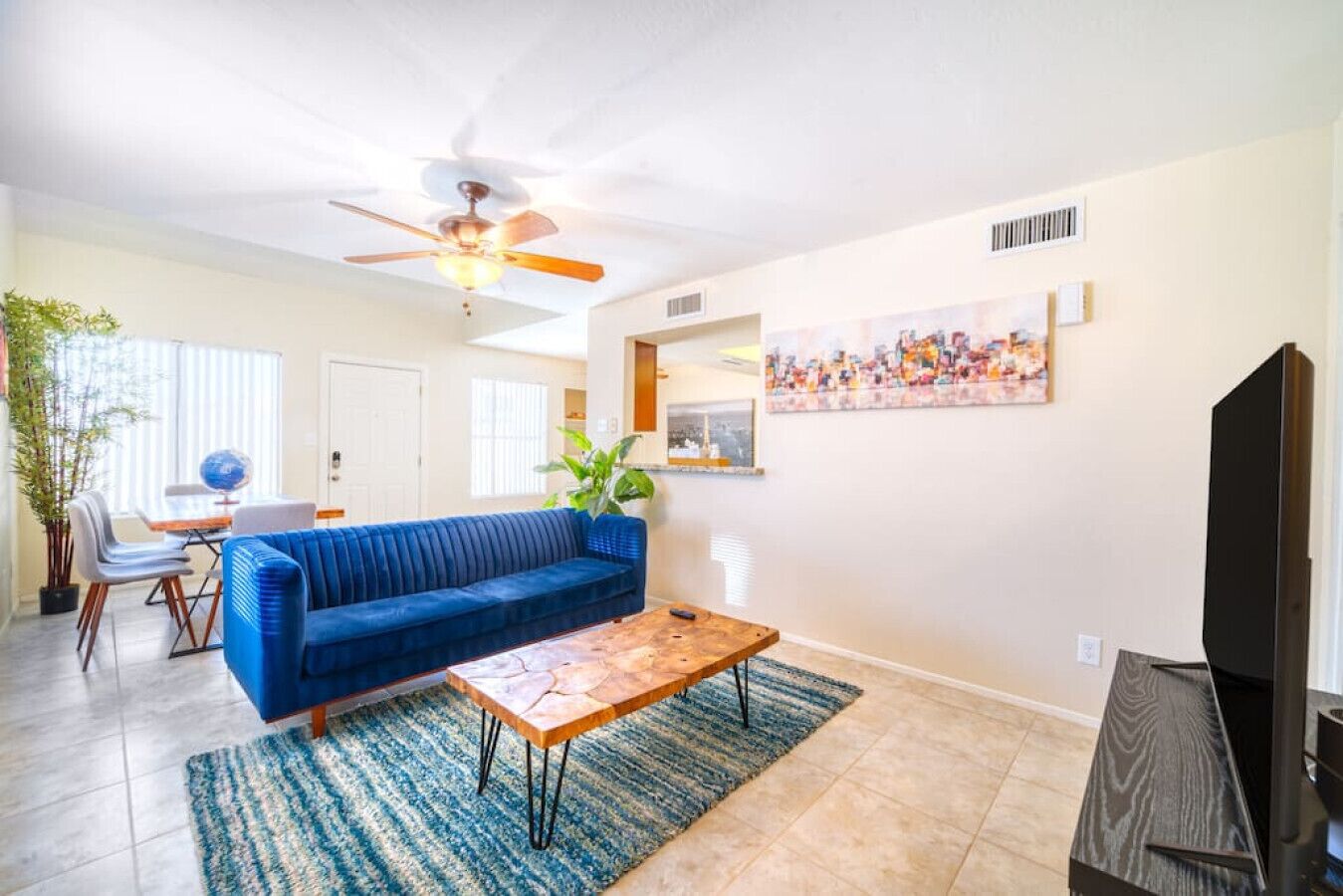 1342 Emerald · 2BR Home near Skateland &Amusement Park w/Pool.