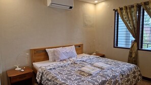 2 bedrooms, iron/ironing board, free WiFi, bed sheets