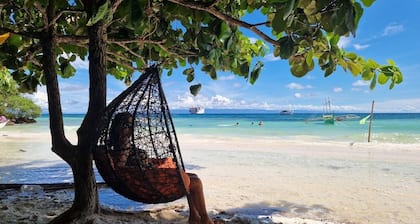 Juvy's Beach House - Entire ground floor of exclusive villa just by the beach