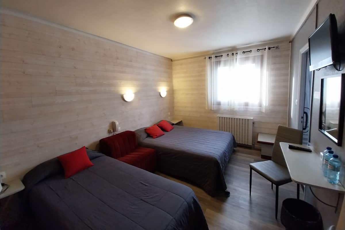 Economy Triple Room