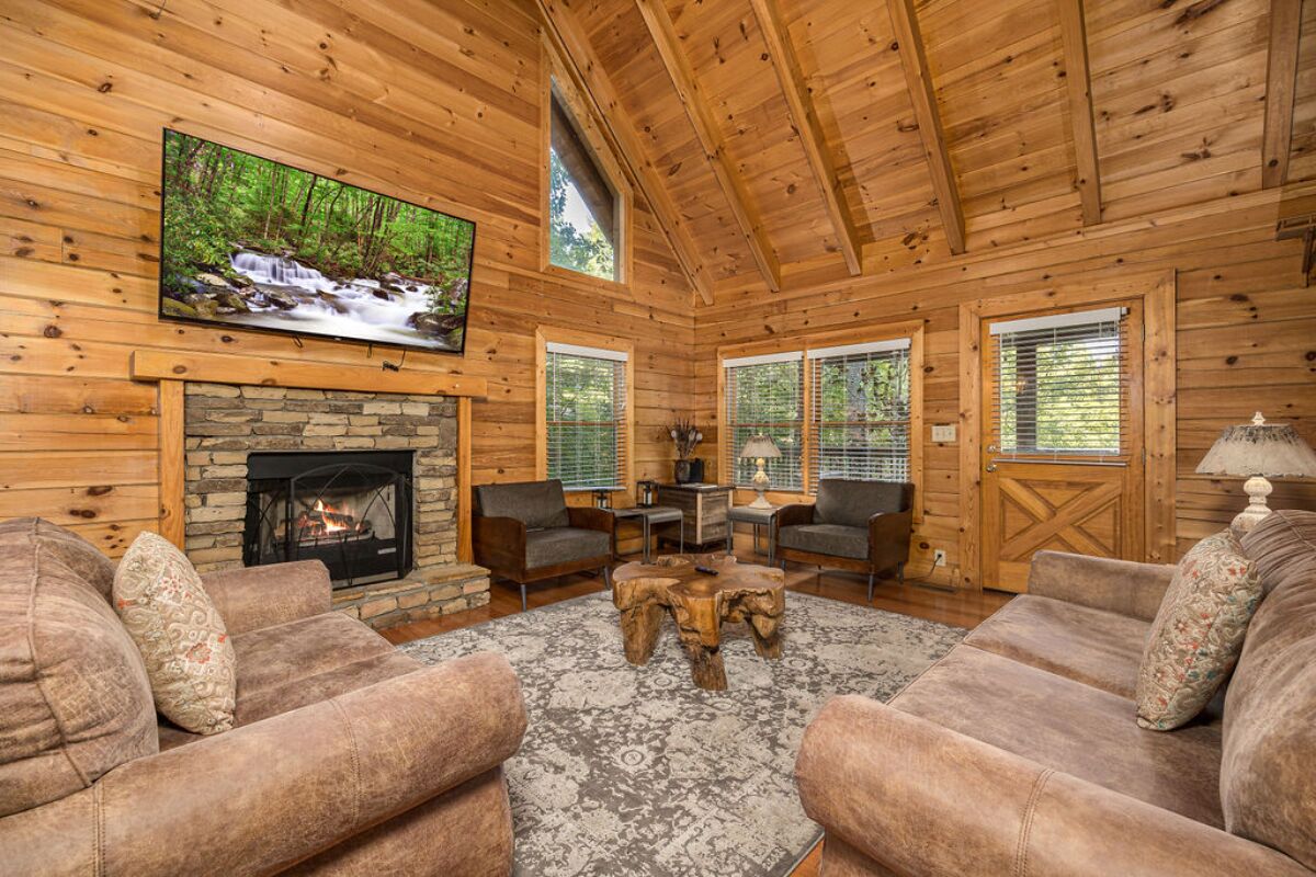 *­Amazing 5BD Loft Cabin!­ JACUZZI + HOT TUB*