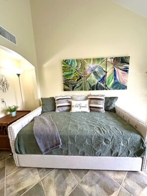 Iron/ironing board, free WiFi, bed sheets
