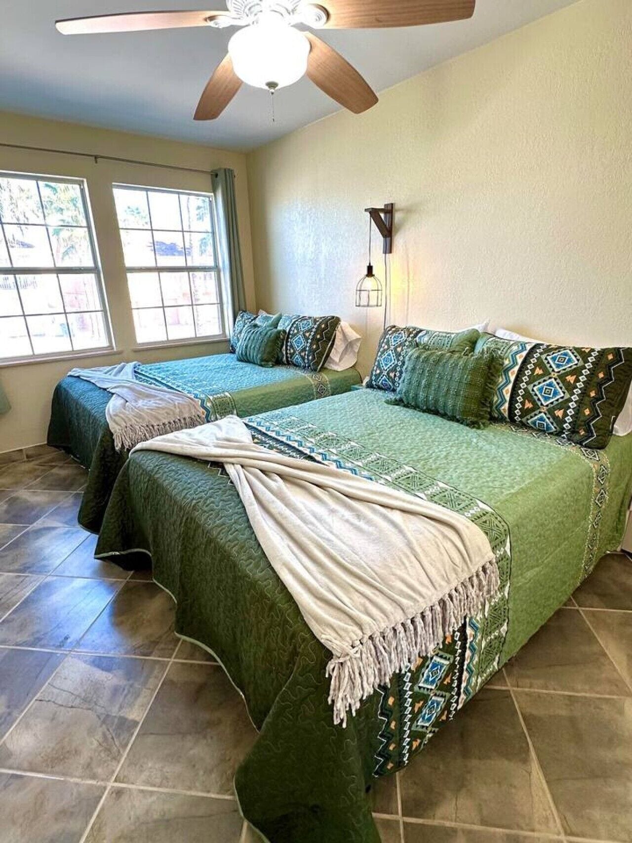 Iron/ironing board, free WiFi, bed sheets