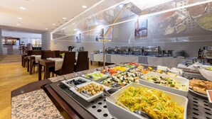 A buffet with various food options, including salads, fruits, and cheeses. - Hotel Solina Resort & Spa (Solina)