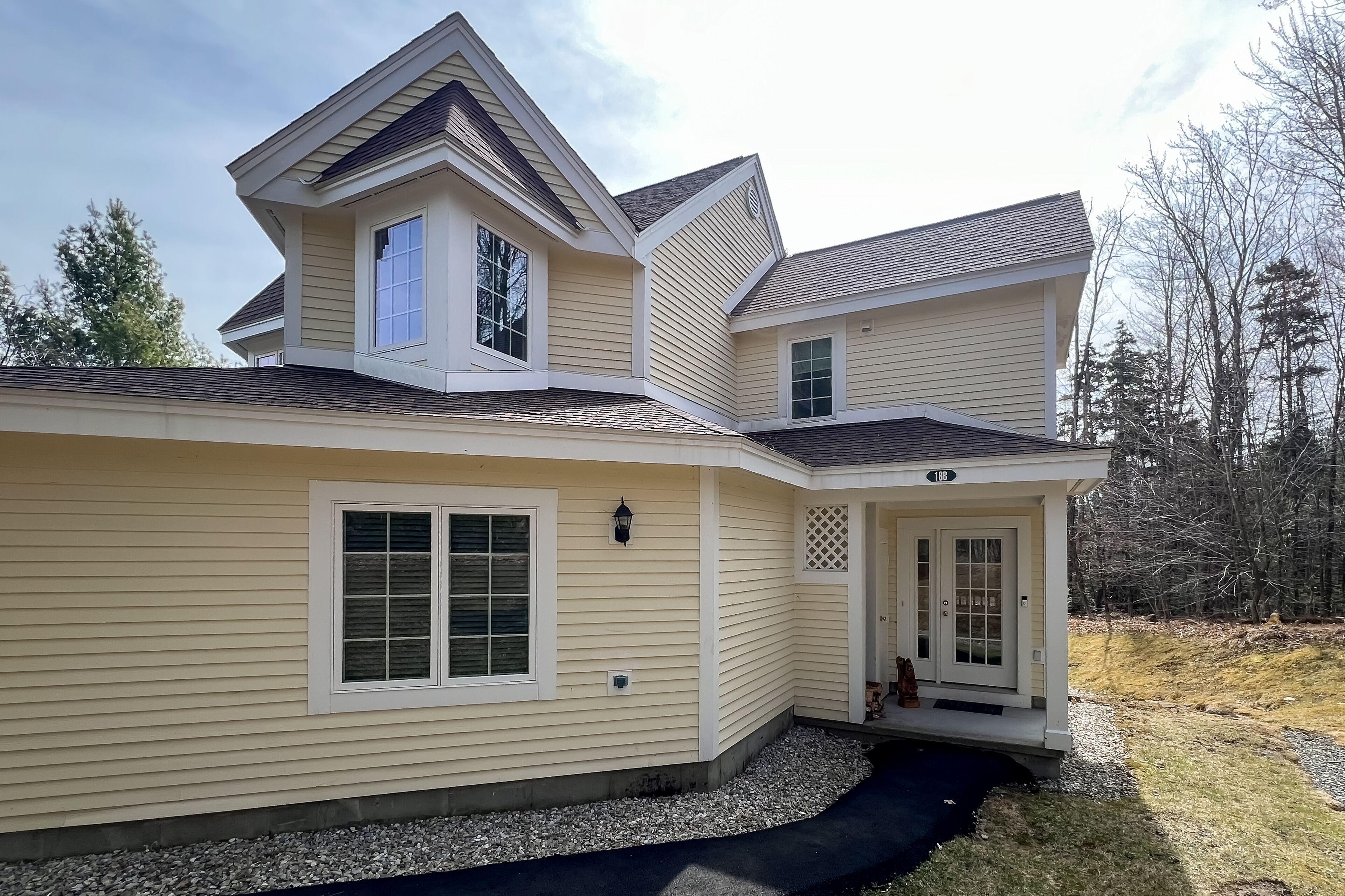 Queen Anne's Way (Unit 16B) | House in Dover with fireplace, indoor pool & gym