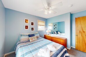 3 bedrooms, travel cot, WiFi, bed sheets