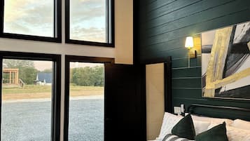 1 habitación, tabla de planchar con plancha, wifi gratis y ropa de cama