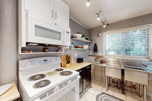 Frigorífic, microones, forn i placa de cuina