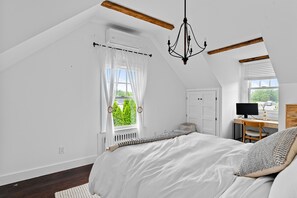 3 bedrooms, Internet, bed sheets - Cozy Greenport Cottage | House in Greenport with a private pool & sauna (Greenport)