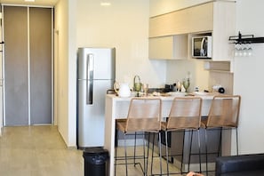 Frigorifero, microonde, forno, tostapane