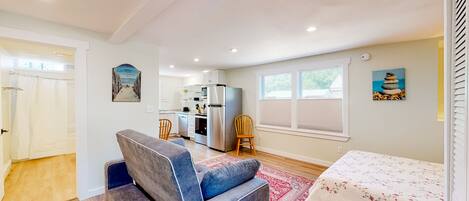 Fer et planche à repasser, accès Internet, draps fournis