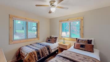 2 bedrooms, WiFi, bed sheets