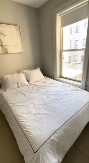 2 quartos, ferros/tábuas de passar roupa, Wi-Fi, roupa de cama