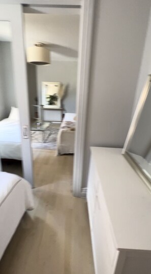 2 chambres, fer et planche à repasser, Wi-Fi, draps fournis