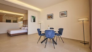 Suite – honeymoon | Spiseområde på rommet