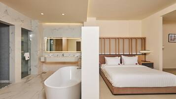 Honeymoon Suite | 1 bedroom, premium bedding, memory foam beds, minibar