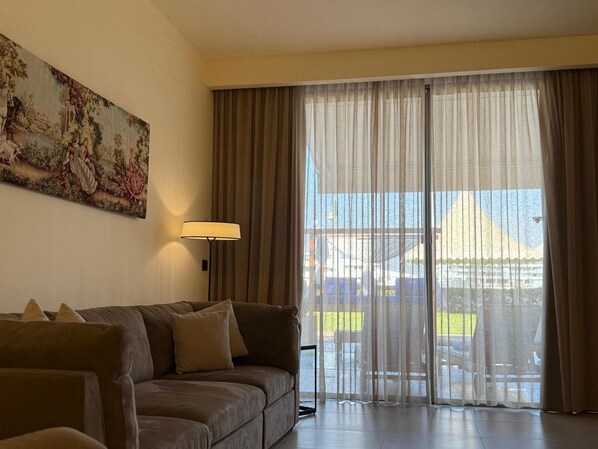 Royal Suite | Living area | Smart TV, streaming services - Saint Georges Hotel & Resort (Beirut)