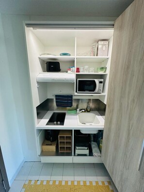 Private kitchenette - Studio Relax Manganao, Proche de la plage et accès a la piscine (Saint-François)