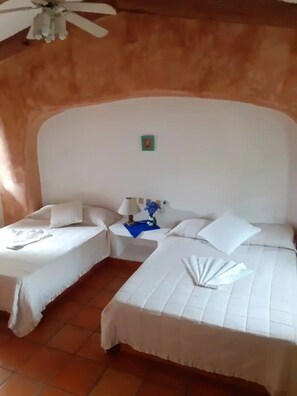 2 slaapkamers, een strijkplank/strijkijzer, wifi, beddengoed